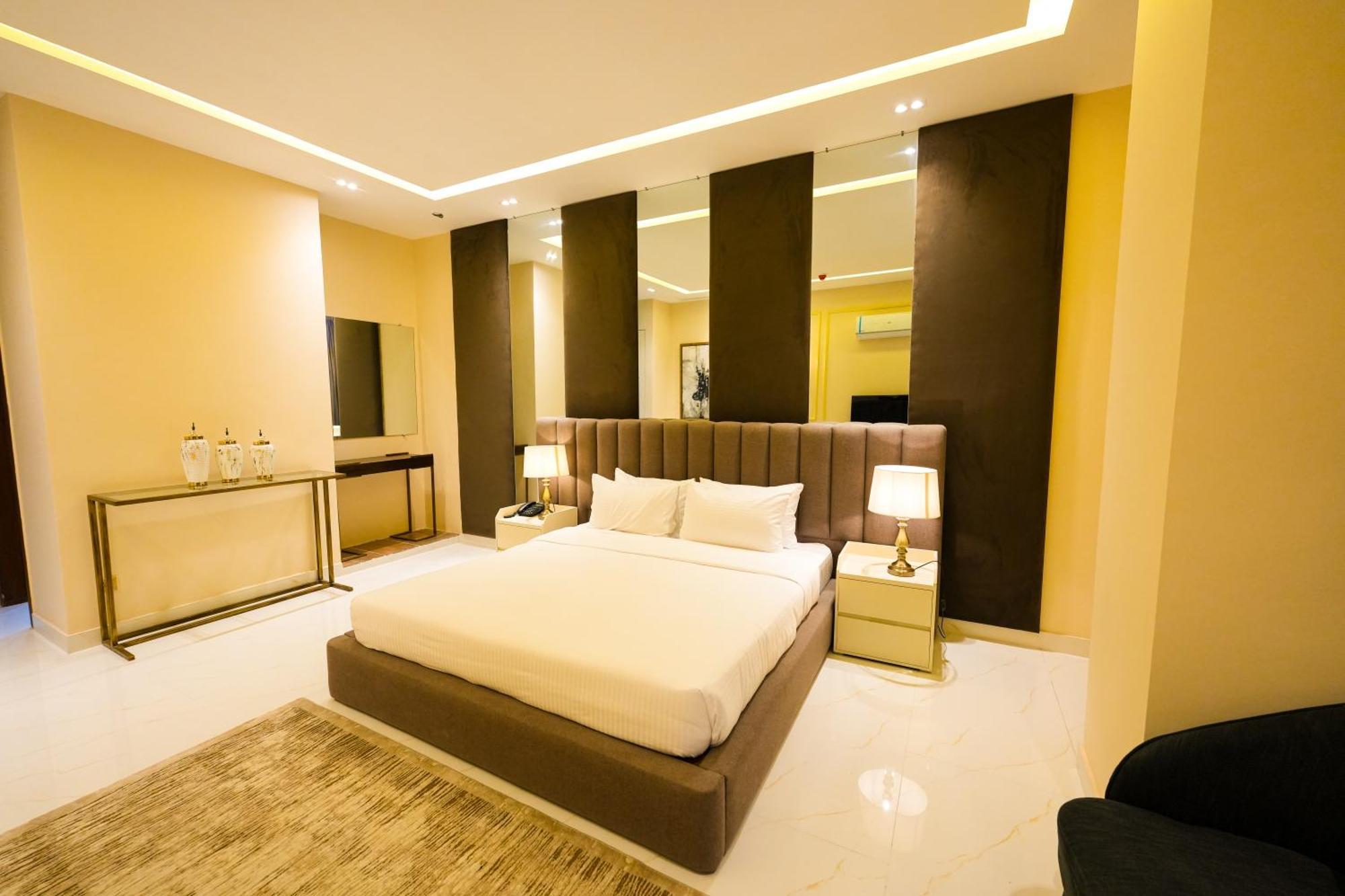 Pavilion Suites - Premium Aparthotel In Bahria Town Rawalpindi Dış mekan fotoğraf